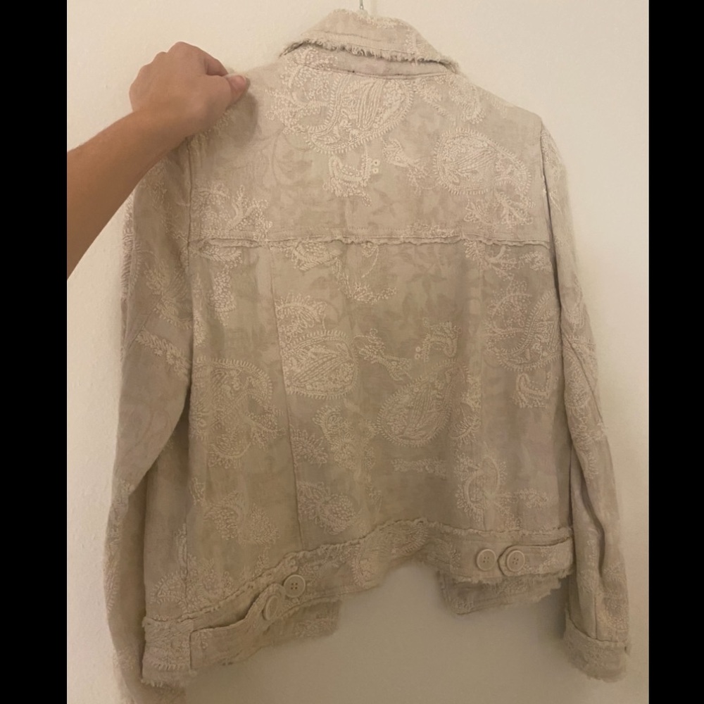 Off White Floral Stitched Jacket - image 4